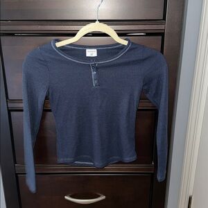 Abercrombie kids navy long sleeve henley top size 7/8